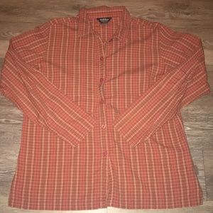 Women’s 3/4 sleeve flannel. Size Large.